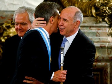 Macri asume presidencia de Argentina
