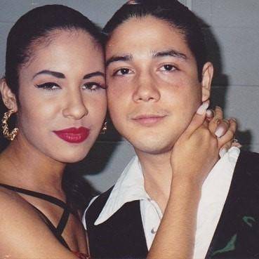 El viudo de Selena Quintanilla compartió foto inédita con la cantante