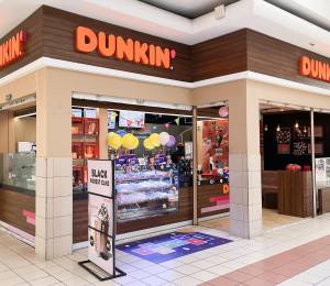 Fachada de un local de Dunkin Donuts en Ecuador.