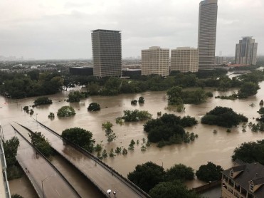 Inundaciones sin precedentes en la ciudad de Houston por tormenta Harvey