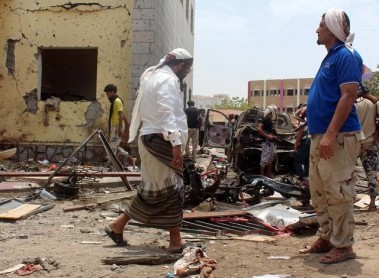 Ataque de Estado Islámico en Adén deja al menos 65 muertos