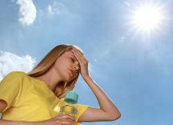 Imagen referencial de persona con calor ante altas temperaturas