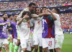 Los jugadores marroquíes celebran durante el partido de octavos de final del Mundial 2026.