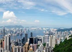 Hong Kong es una de las ciudades más grandes de China. Dentro de ella viven cerca de siete millones y medio de personas.