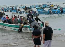 En Santa Elena, entidades de primera respuesta rescataron a 18 personas de naufragio. ​