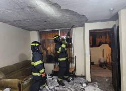 La losa de una vivienda se desprendió debido al temblor en la capital, lo que ocasionó que dos adultos y dos niños tengan heridas.