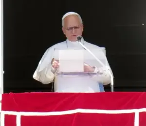 El domingo 11 de octubre, el Papa León XIV anunció que se sometería a un procedimiento quirúrgico para la extracción de un nódulo pulmonar en fase temprana.
