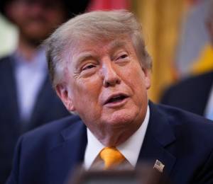 El presidente Donald Trump habla durante un acto sobre agricultura en el Despacho Oval de la Casa Blanca, el 4 de septiembre de 2026, en Washington D. C.