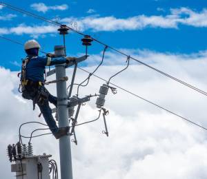 Trabajos preventivos en el sistema eléctrico. Foto referencial.