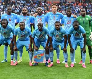 Los jugadores de la selección del Congo posan para una foto grupal antes del partido amistoso internacional de fútbol entre Dinamarca y la República Democrática del Congo, previo al Mundial de Fútbol de la FIFA 2026.