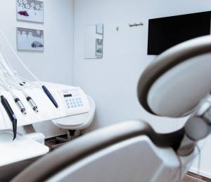 Fotografía referencial de un consultorio dental.