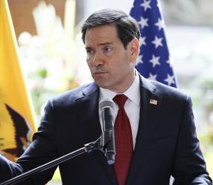 El secretario de Estado de Estados Unidos, Marco Rubio, habla durante una rueda de prensa este miércoles, en Quito.
