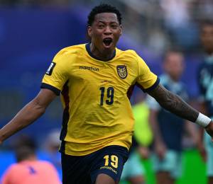 Gonzalo Plata celebrando el gol anotado en el partido entre Ecuador y Alemania.