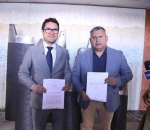 Los legisladores de Revolución Ciudadana, Héctor Rodríguez y Comps Córdova.