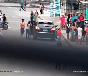 Las cámaras de Segura EP registraron un vehículo Porsche estacionado en la Isla Trinitaria.