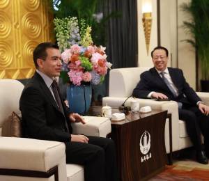 El alcalde de Shanghái, Gong Zheng, recibió al presidente Daniel Noboa.