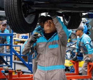 Un 36,6% de la población económicamente activa tiene un trabajo adecuado -de ocho horas diarias y con acceso a por lo menos un sueldo básico- en el país, según las últimas cifras del INEC.