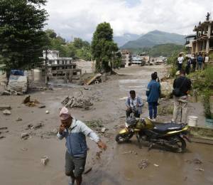 Alerta máxima en el Himalaya: Inundaciones en Nepal y el Tíbet dejan más de 500 muertos y elevan el riesgo de un nuevo desastre