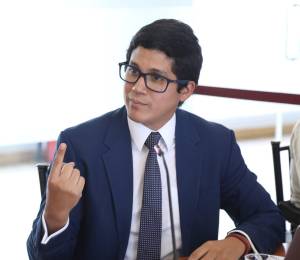 Milton Velásquez, magistrado de la Corte Nacional de Justicia, rompe el silencio tras allanamiento.