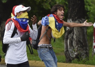 Bloquean marchas opositoras a favor de revocatorio en Venezuela