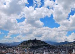 Pronóstico de nubosidad parcial hacia la tarde con ambiente seco en la capital.