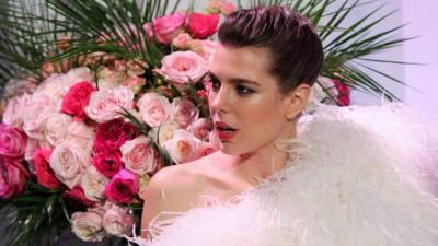Carlota Casiraghi une sus dos pasiones: moda y literatura Carlota Casiraghi une sus dos pasiones: moda y literatura