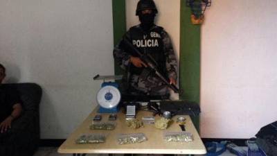 Antinarcóticos del Guayas hace un tercer decomiso de droga en menos de 24 horas Antinarcóticos del Guayas hace un tercer decomiso de droga en menos de 24 horas