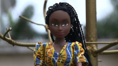 Una muñeca negra para recuperar el orgullo africano Una muñeca negra para recuperar el orgullo africano