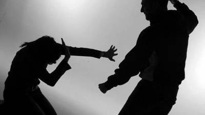 Hombre que agredió a su pareja con un machete continúa prófugo Hombre que agredió a su pareja con un machete continúa prófugo