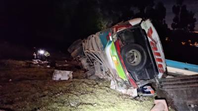 Accidente mortal en Papallacta: bus interprovincial perdió pista y cayó en una quebrada Accidente mortal en Papallacta: bus interprovincial perdió pista y cayó en una quebrada