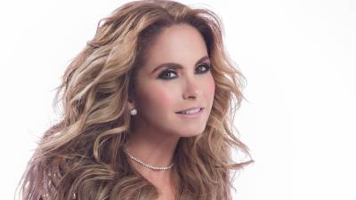 Lucero cumple 40 años de carrera artística y dice: "Estoy en una etapa de mi vida inmejorable" Lucero cumple 40 años de carrera artística y dice: "Estoy en una etapa de mi vida inmejorable"