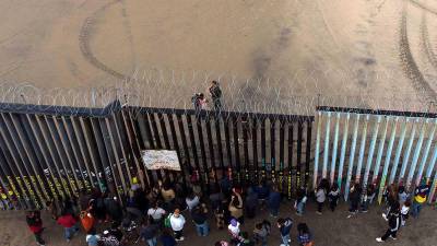 Mas de 35.000 ecuatorianos fueron detenidos o expulsados desde la frontera en Estados Unidos Mas de 35.000 ecuatorianos fueron detenidos o expulsados desde la frontera en Estados Unidos