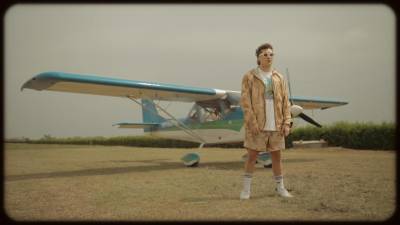 Jandino luego de "Peces" vuelve a contar una nueva historia con "Avión" Jandino luego de "Peces" vuelve a contar una nueva historia con "Avión"