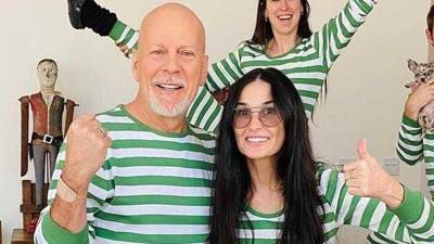 A pesar del divorcio, Moore y Willis mantienen una relación de amistad y apoyo, demostrando que la familia puede evolucionar sin perder su esencia. A pesar del divorcio, Moore y Willis mantienen una relación de amistad y apoyo, demostrando que la familia puede evolucionar sin perder su esencia.