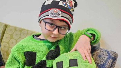 Niño con cáncer terminal cumplió su sueño de ver la película de Minecraft antes de morir Niño con cáncer terminal cumplió su sueño de ver la película de Minecraft antes de morir