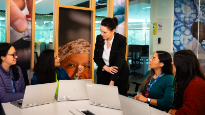 Oana Matei asume la gerencia general de Roche Ecuador para liderar una nueva era en salud e innovación Oana Matei asume la gerencia general de Roche Ecuador para liderar una nueva era en salud e innovación