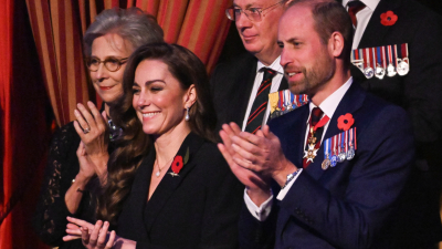 Kate Middleton hace su primera aparición oficial tras completar sus quimioterapias Kate Middleton hace su primera aparición oficial tras completar sus quimioterapias