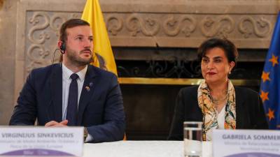 Ecuador firma cr&eacute;dito de 125 millones de d&oacute;lares para conexi&oacute;n el&eacute;ctrica con Per&uacute;