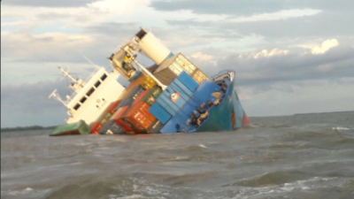 Barco &amp;quot;Bartolom&eacute;&amp;quot;, con v&iacute;veres para Gal&aacute;pagos, se var&oacute; en Posorja
