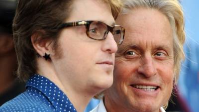 Hijo de Michael Douglas sale de prisi&oacute;n tras 7 a&ntilde;os por narcotr&aacute;fico