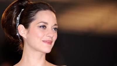 Actriz Marion Cotillard es comparada con Angelina Jolie Actriz Marion Cotillard es comparada con Angelina Jolie