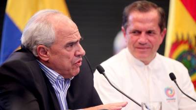Unasur firma convenio con OEI para fomentar educación regional en Derechos Humanos Unasur firma convenio con OEI para fomentar educación regional en Derechos Humanos