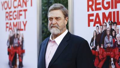 El cambio radical con el que sorprende John Goodman El cambio radical con el que sorprende John Goodman