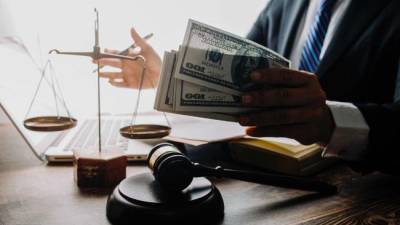 Abogado que ofrecía "intervenir" con funcionarios judiciales fue enviado a prisión por tráfico de influencias Abogado que ofrecía "intervenir" con funcionarios judiciales fue enviado a prisión por tráfico de influencias
