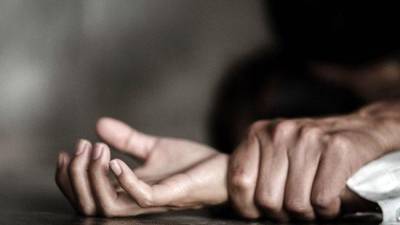Así habría planificado un hombre el femicidio de su esposa en Sangolquí: dijo que la apuñalaron y le robaron Así habría planificado un hombre el femicidio de su esposa en Sangolquí: dijo que la apuñalaron y le robaron