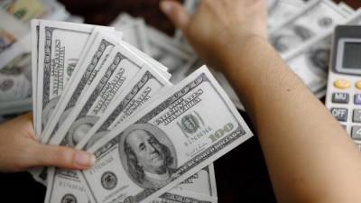 Quito: mujer aprovecha su cargo en empresa dedicada a la bolsa de valores para desviar $ 38.000