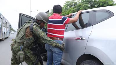 Gobierno suspende estado de excepción en tres provincias: esta figura "ha dejado de ser necesaria", afirma Paco Moncayo Gobierno suspende estado de excepción en tres provincias: esta figura "ha dejado de ser necesaria", afirma Paco Moncayo