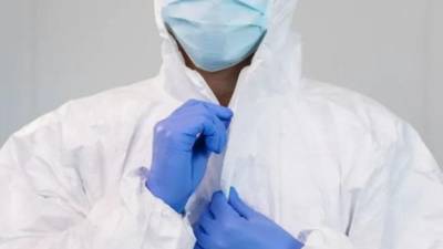 Peculado en compra de trajes contra COVID-19 en Hospital del IESS: llaman a juicio a 8 implicados Peculado en compra de trajes contra COVID-19 en Hospital del IESS: llaman a juicio a 8 implicados