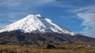 Registran dos explosiones fre&aacute;ticas en el volc&aacute;n Cotopaxi
