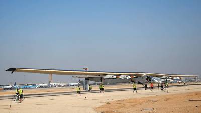 El Solar Impulse II completa la vuelta al mundo El Solar Impulse II completa la vuelta al mundo